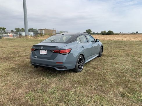 New 2025 Nissan Sentra SR w/ SR Premium Package image 5