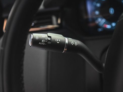 Used 2025 Land Rover Range Rover Velar S image 25