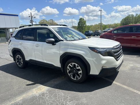 Used 2026 Subaru Forester Premium image 8