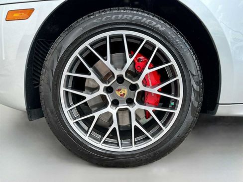 Used 2018 Porsche Macan GTS AWD/4WD image 33