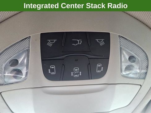 Used 2023 Chrysler Pacifica Touring-L FWD image 16