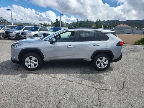 Used 2019 Toyota RAV4 XLE image 2