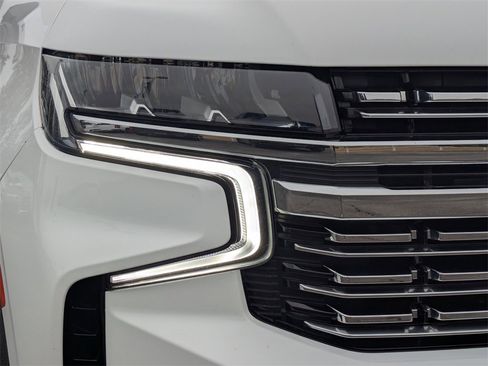 Used 2022 Chevrolet Suburban Premier image 8