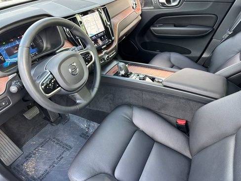 Certified 2023 Volvo XC60 T8 Plus AWD/4WD image 9