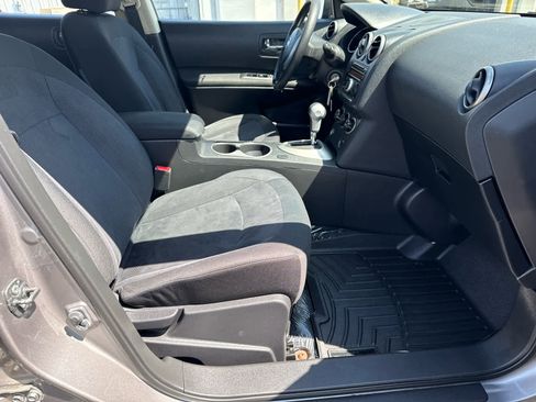 Used 2014 Nissan Rogue S image 12