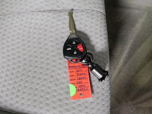 Used 2011 Toyota Camry LE w/ LE Extra-Value Pkg FWD image 22