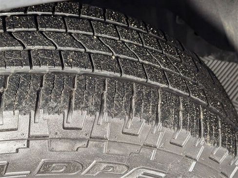 Used 2017 GMC Canyon SLT image 9