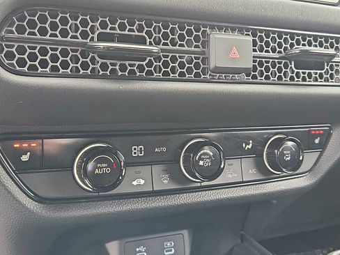 Certified 2026 Honda HR-V Sport image 17