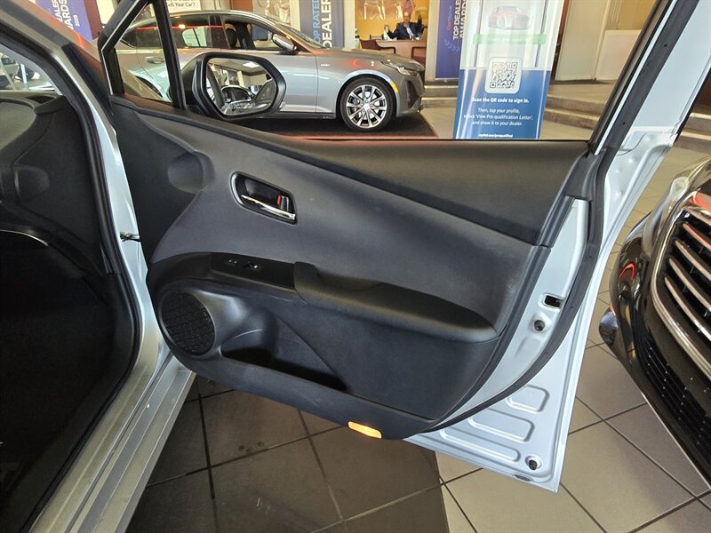 Used 2016 Toyota Prius Two FWD image 13