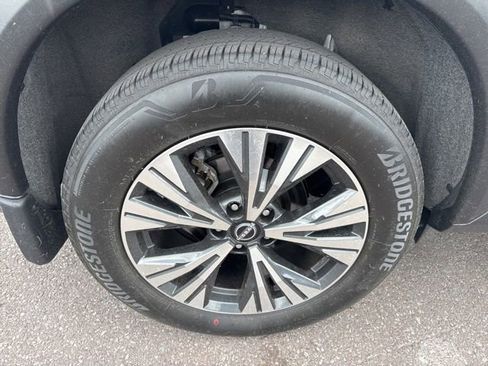 Certified 2023 Nissan Rogue SV AWD/4WD image 32