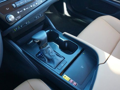 Certified 2025 Lexus ES 350 w/ Premium Package image 19