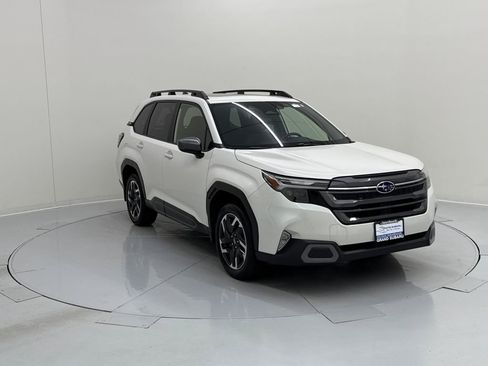 Used 2025 Subaru Forester Limited image 7