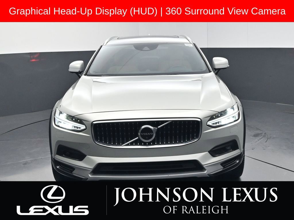 Used 2021 Volvo V90 T6 Cross Country AWD/4WD image 4