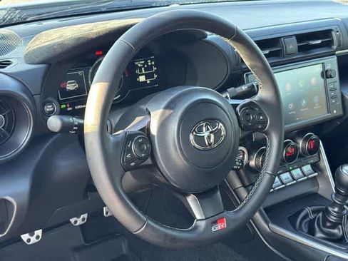 Used 2025 Toyota GR86 Premium RWD image 19