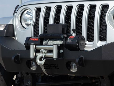 Used 2023 Jeep Gladiator Overland AWD/4WD image 8