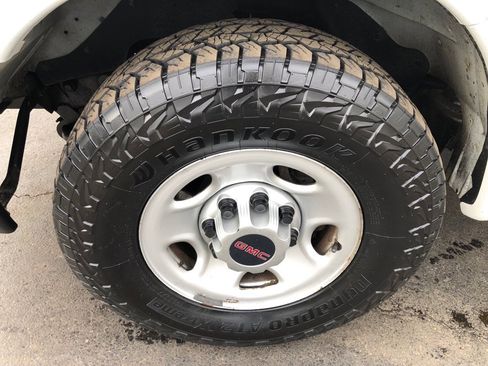 Used 2016 GMC Savana 3500 image 10