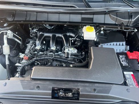 Certified 2025 Nissan Pathfinder SV image 30