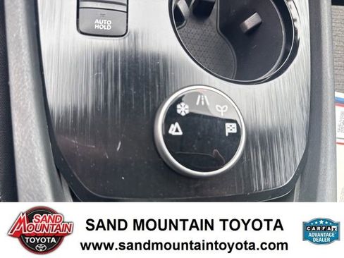 Used 2023 Nissan Rogue SV AWD/4WD image 17