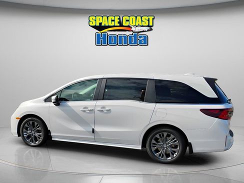 New 2026 Honda Odyssey Touring image 6