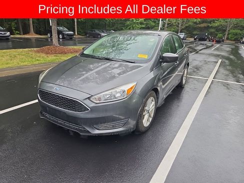 Used 2018 Ford Focus SE FWD image 12