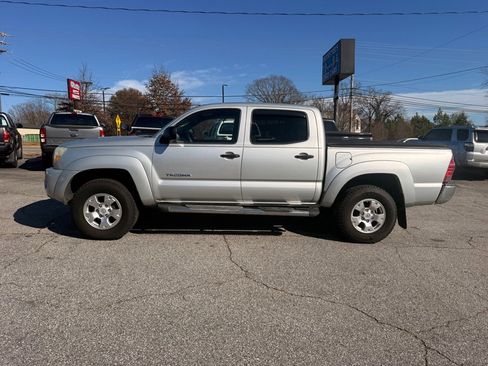 Used 2007 Toyota Tacoma PreRunner image 4