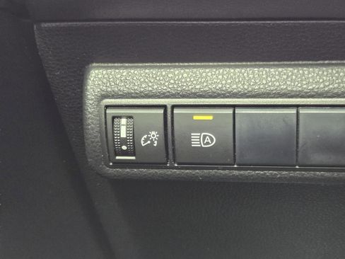 Used 2019 Toyota Corolla XSE FWD image 19