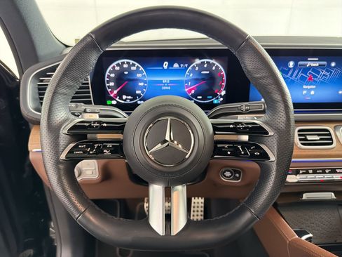 Certified 2025 Mercedes-Benz GLS 450 4MATIC image 18