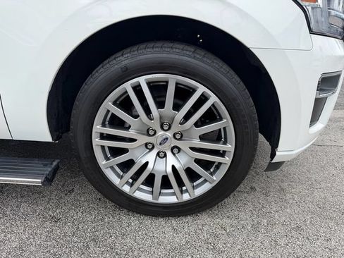 Used 2023 Ford Expedition Platinum RWD image 19