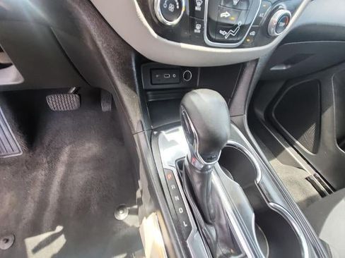 Used 2023 Chevrolet Equinox LS w/ LS Convenience Package FWD image 15
