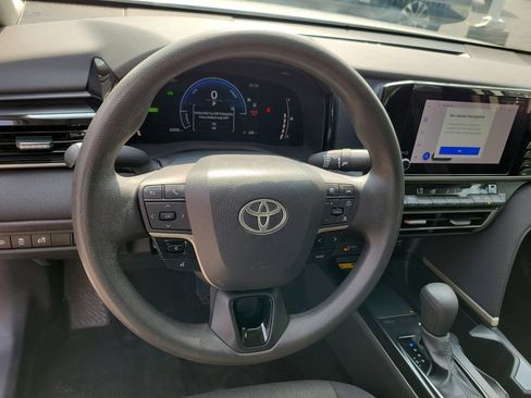 Used 2025 Toyota Camry LE FWD image 25
