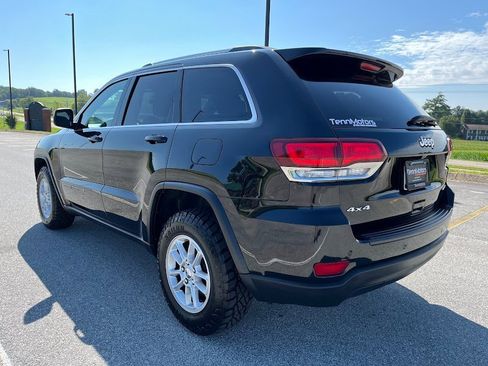 Used 2020 Jeep Grand Cherokee Laredo image 32