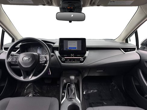 Used 2025 Toyota Corolla LE FWD image 10