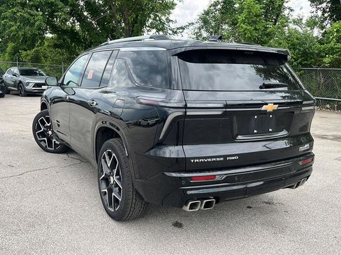 Used 2026 Chevrolet Traverse High Country w/ LPO, Floor Liner Package AWD/4WD image 5