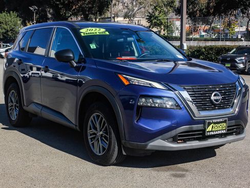 Used 2022 Nissan Rogue S image 3