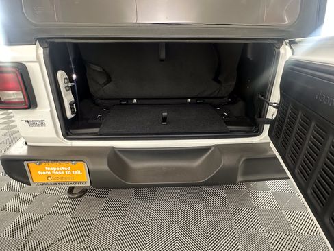Certified 2026 Jeep Wrangler Sport AWD/4WD image 19