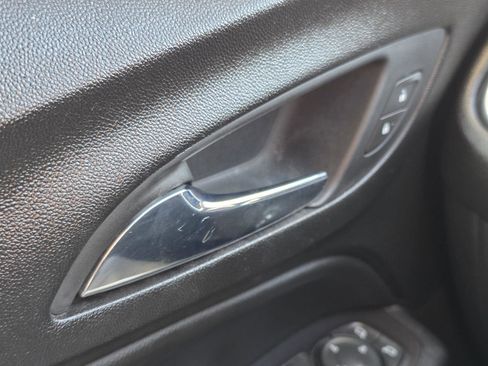 Used 2020 Chevrolet Equinox LT image 10