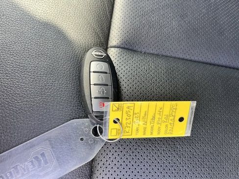 Used 2023 Nissan Titan PRO-4X w/ Pro-4x Convenience Package image 15