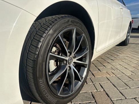 Used 2017 Toyota Camry XSE image 11