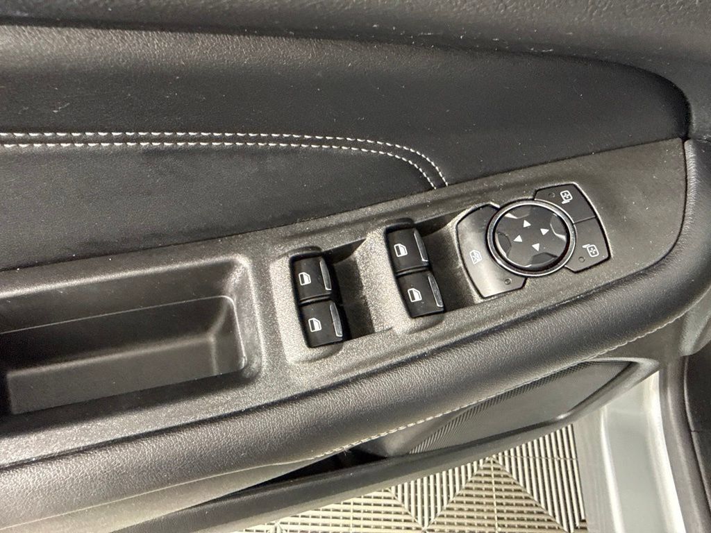 Used 2022 Ford Edge Titanium w/ Cargo Accessory Package AWD/4WD image 13