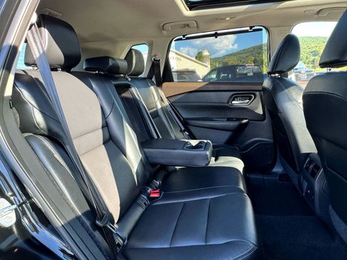 Used 2022 Nissan Rogue SL w/ SL Premium Package image 27