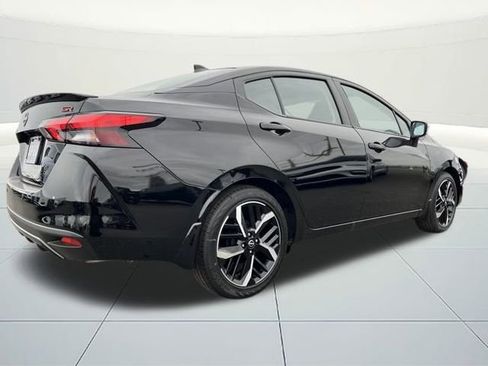 New 2025 Nissan Versa SR w/ Trunk Package image 5