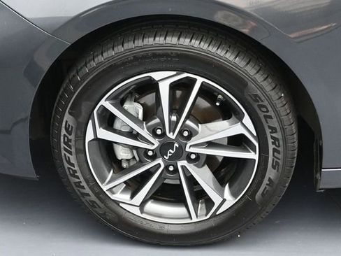 Used 2024 Kia Forte LXS FWD image 7