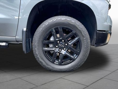 Used 2025 Chevrolet Silverado 1500 LT Trail Boss w/ Convenience Package II AWD/4WD image 10