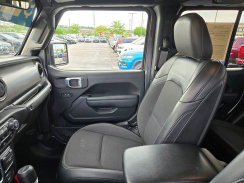 Used 2023 Jeep Gladiator Sport AWD/4WD image 28
