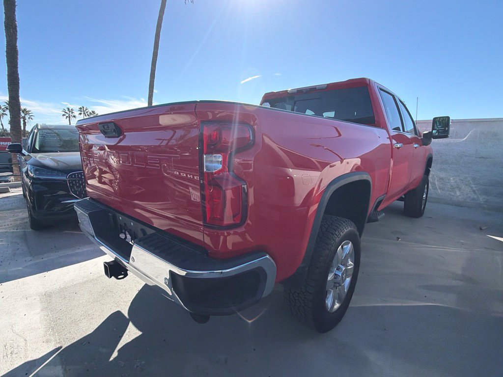 Used 2020 Chevrolet Silverado 2500 LTZ AWD/4WD image 3