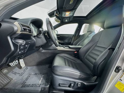 Used 2019 Lexus IS 300 F Sport w/ F Sport Package image 15