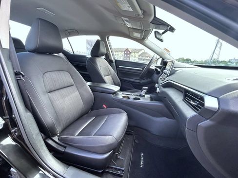 Used 2022 Nissan Altima 2.5 SV FWD image 16