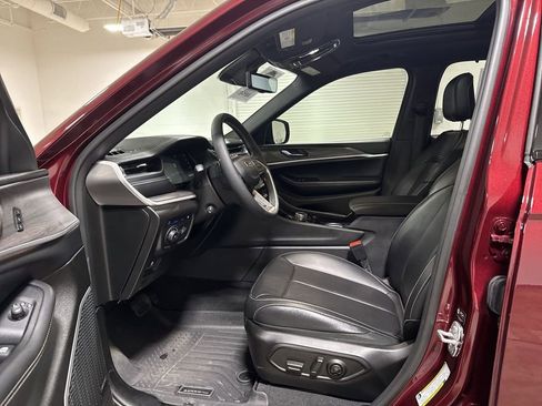 Used 2024 Jeep Grand Cherokee Limited 4xe w/ Luxury Tech Group II image 21