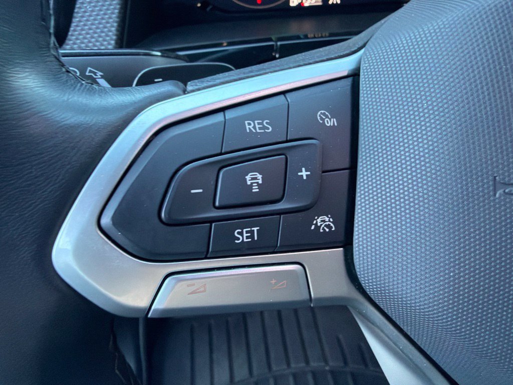 Used 2024 Volkswagen Atlas Cross Sport SEL Premium R-Line AWD/4WD image 25