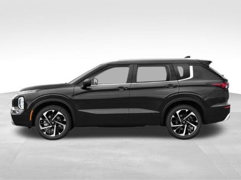 Used 2023 Mitsubishi Outlander SEL FWD image 3